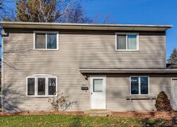 Pre-foreclosure in  W Geier Rd Gurnee, IL 60031