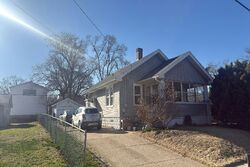 Pre-foreclosure in  Mckinley Ave Peoria, IL 61607