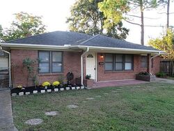 Pre-foreclosure in  Springmeadows St Houston, TX 77080