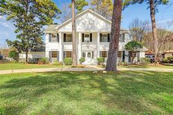 Pre-foreclosure in  Creektree Dr Houston, TX 77070