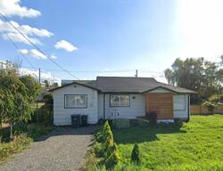 Pre-foreclosure in  15th St E Tacoma, WA 98424