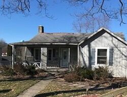  S Albany St, Wolcottville IN