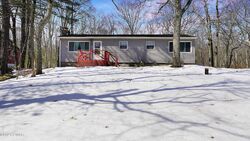  Catalpa Ln, Dingmans Ferry PA