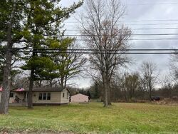 Pre-foreclosure in  West Rd New Boston, MI 48164