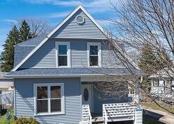 Pre-foreclosure in  S Shawano St New London, WI 54961