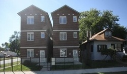 Pre-foreclosure in  S LOWE AVE Chicago, IL 60628