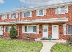 Pre-foreclosure in  N BOXWOOD DR Mount Prospect, IL 60056
