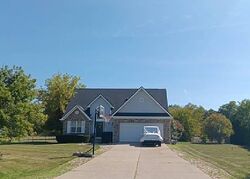 Pre-foreclosure in  APPLE ORCHARD DR Fenton, MI 48430