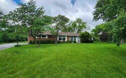 Pre-foreclosure in  CRABAPPLE CT Saint Louis, MO 63132