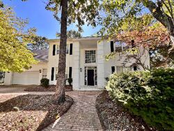 Pre-foreclosure in  COUNTRY BLUFF DR Branson, MO 65616