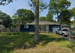 Pre-foreclosure in  NEIGHBORHOOD RD Mastic Beach, NY 11951