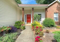Pre-foreclosure in  Stinson Glen Ln Charlotte, NC 28214