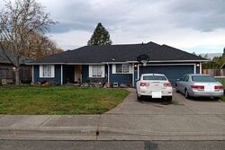 Pre-foreclosure in  KOKANEE LN Grants Pass, OR 97527