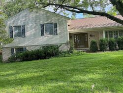Pre-foreclosure in  Lakeridge Rd Danville, IL 61832