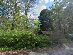 Pre-foreclosure in  Pleasant Rd Lake Peekskill, NY 10537