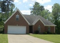 Pre-foreclosure in  TAYLOR DR Olive Branch, MS 38654