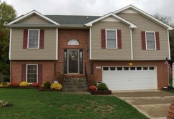 Pre-foreclosure in  SUGARCANE WAY Clarksville, TN 37040