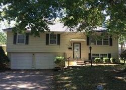Pre-foreclosure in  ARLINGTON AVE Kansas City, MO 64138