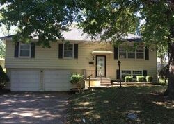 Pre-foreclosure in  ARLINGTON AVE Kansas City, MO 64138