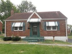 Pre-foreclosure in  MAYFIELD CT Saint Louis, MO 63136