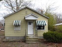  Riverleigh Ave, Riverhead NY