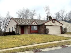 Pre-foreclosure in  HUNTERS RUN Columbus, IN 47201