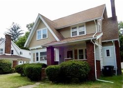 Pre-foreclosure in  SUNSET VIEW DR Akron, OH 44320