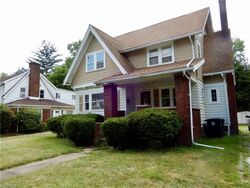 Pre-foreclosure in  SUNSET VIEW DR Akron, OH 44320