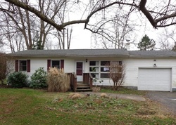 Pre-foreclosure in  ODELLE DR Akron, OH 44319