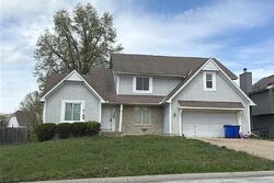 Pre-foreclosure in  E 134TH TER Grandview, MO 64030