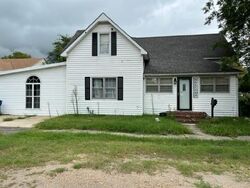 Pre-foreclosure in  S LINCOLN ST East Prairie, MO 63845