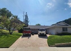 Pre-foreclosure in  LA ROCHELLE DR Santa Clarita, CA 91350