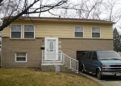 Pre-foreclosure in  E LAWRENCE AVE Chicago Heights, IL 60411