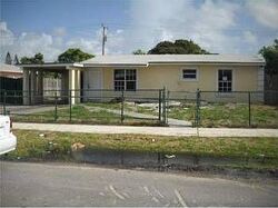 Pre-foreclosure in  NE 16TH AVE Boynton Beach, FL 33435