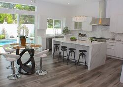 Pre-foreclosure in  DOBKIN AVE Tarzana, CA 91356