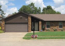 Pre-foreclosure in  E 29th Ct Tulsa, OK 74129