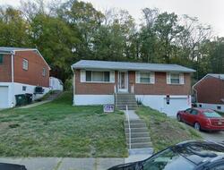 Pre-foreclosure in  Valley View Dr Newport, KY 41071