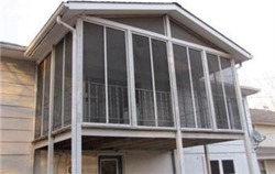 Pre-foreclosure in  E 107TH TER Kansas City, MO 64137