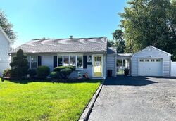 Pre-foreclosure in  Crescent Rd Edison, NJ 08817