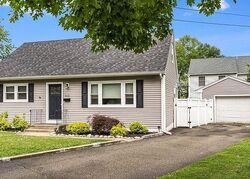  Legion Ct, Bound Brook NJ