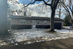  Summit Dr Ne, Solon IA
