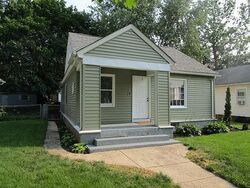 Pre-foreclosure in  E Victoria St South Bend, IN 46614