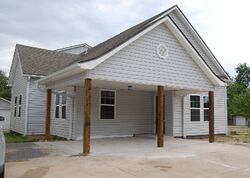 Pre-foreclosure in  W Gentry St Henryetta, OK 74437