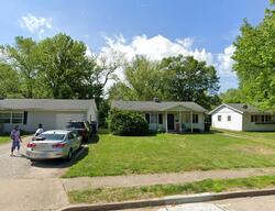 Pre-foreclosure in  Memorial Dr Belleville, IL 62226