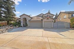 Pre-foreclosure in  Buckingham Way Clovis, CA 93611