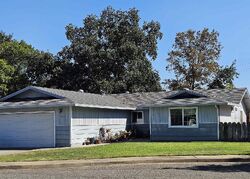 Pre-foreclosure in  Stonybrook Dr Red Bluff, CA 96080