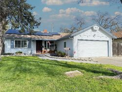 Pre-foreclosure in  W Norwich Dr Stockton, CA 95207