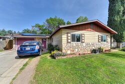 Pre-foreclosure in  Rosswood Dr Citrus Heights, CA 95621