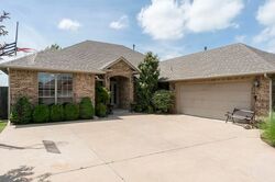 Pre-foreclosure in  Stansbury Pl Oklahoma City, OK 73162