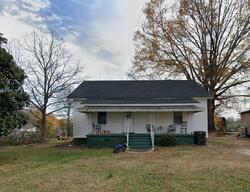 Pre-foreclosure in  21st St Greer, SC 29651